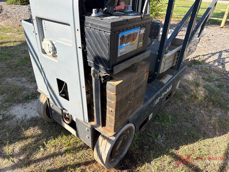 2014-jlg-20mvl-image-7