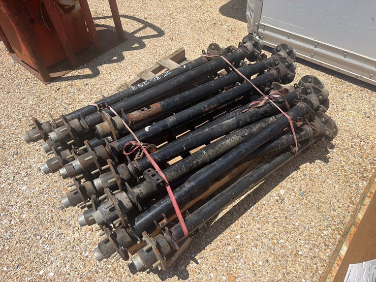 #36293-•-pallet-of-axles-image-2