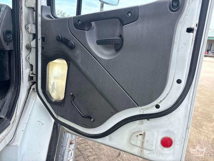 2007-freightliner-m2-112-tri-axle-dump-truck-image-27