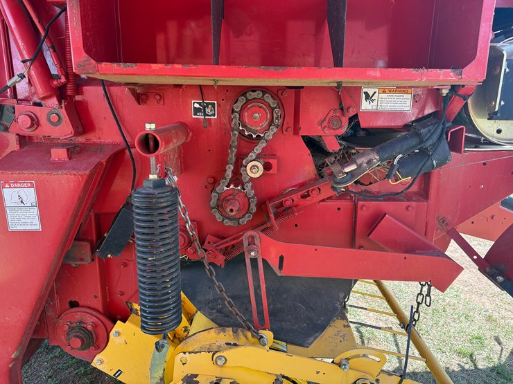 new-holland-br7090-image-7