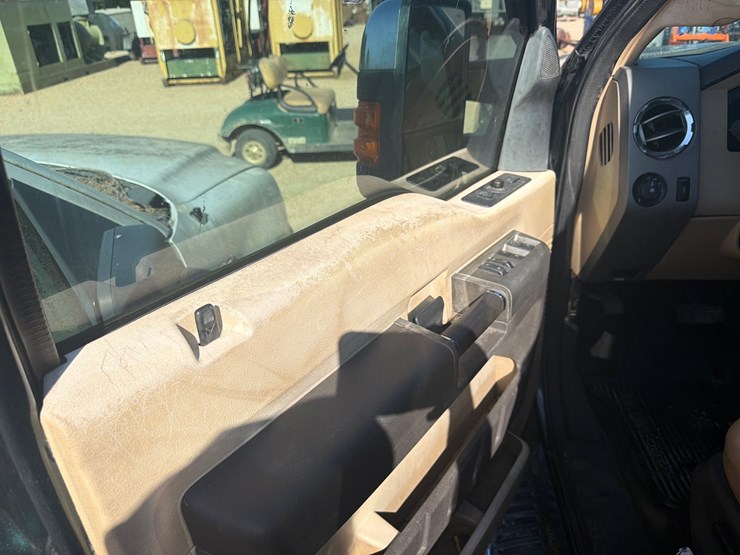 2011-ford-f250-image-8