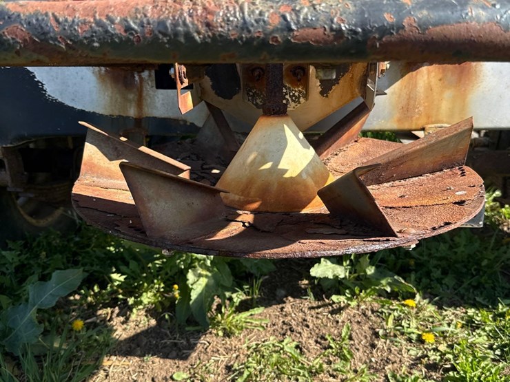 tyler-10-ton-fertilizer-spreader-image-28