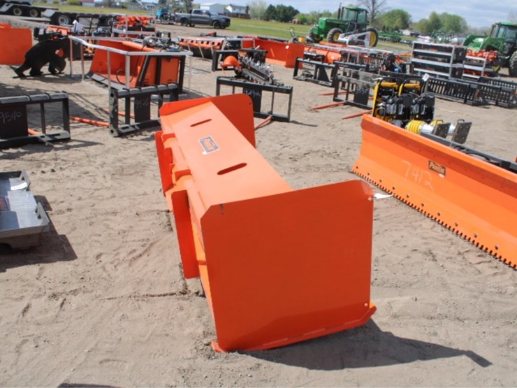 #7413-•-84"-skid-steer-snowbox-image-3