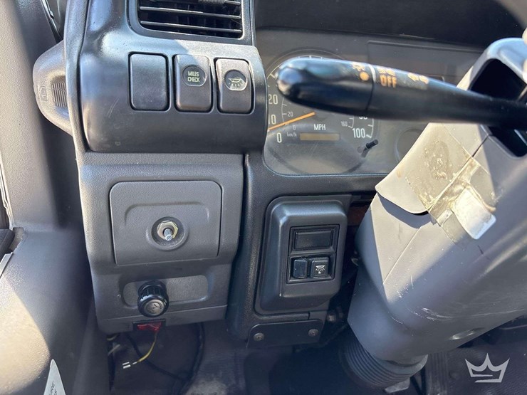 2001-isuzu-npr-image-25