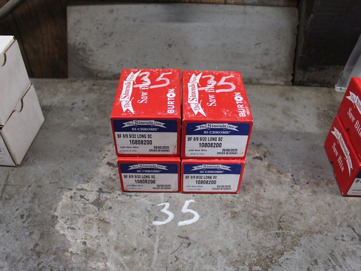 (4)-new-boxes-of-new-simonds-bf-8/9-9/32-log-saw-teeth-image-1