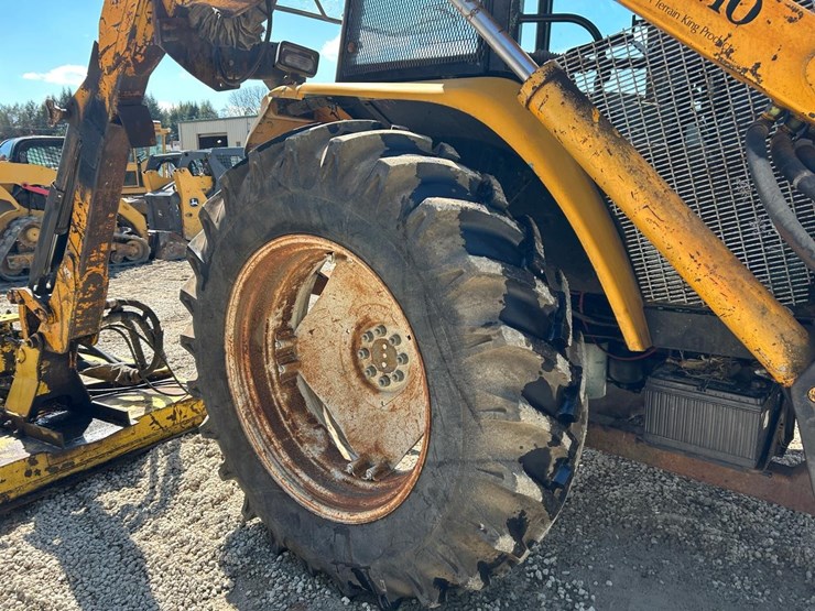 new-holland-8240-image-19