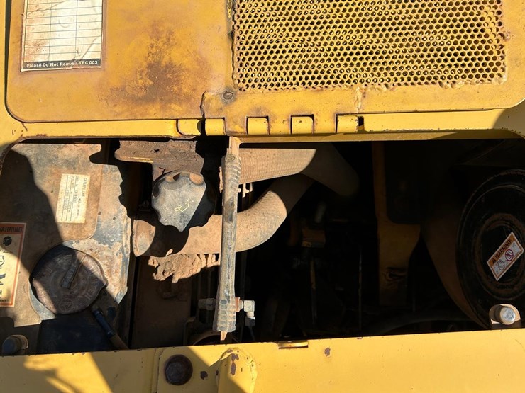 caterpillar-d5g-xl-image-17