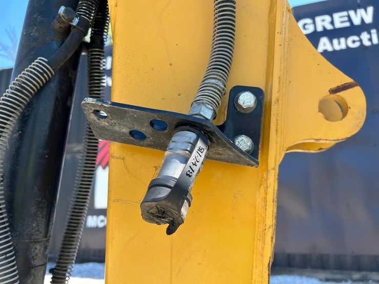 2021-caterpillar-303.5-image-9