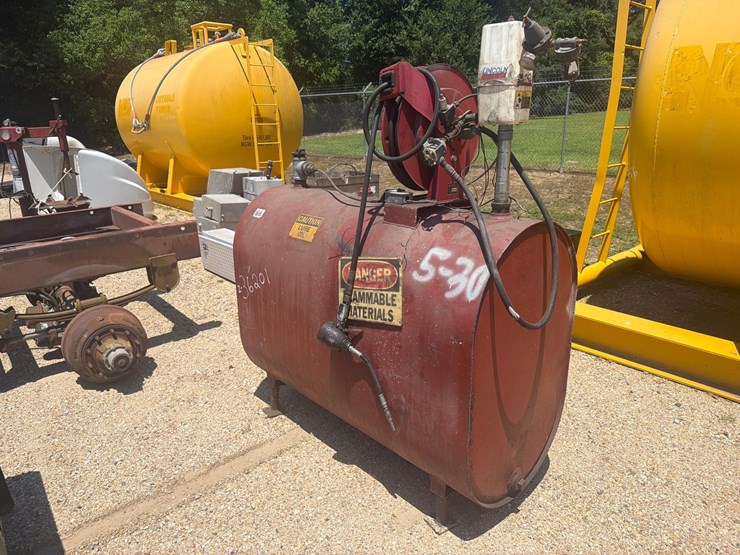 #36201-•-300-gallon-oil-tank-with-air-pump-image-2