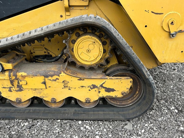 2020-caterpillar-259d3-image-19
