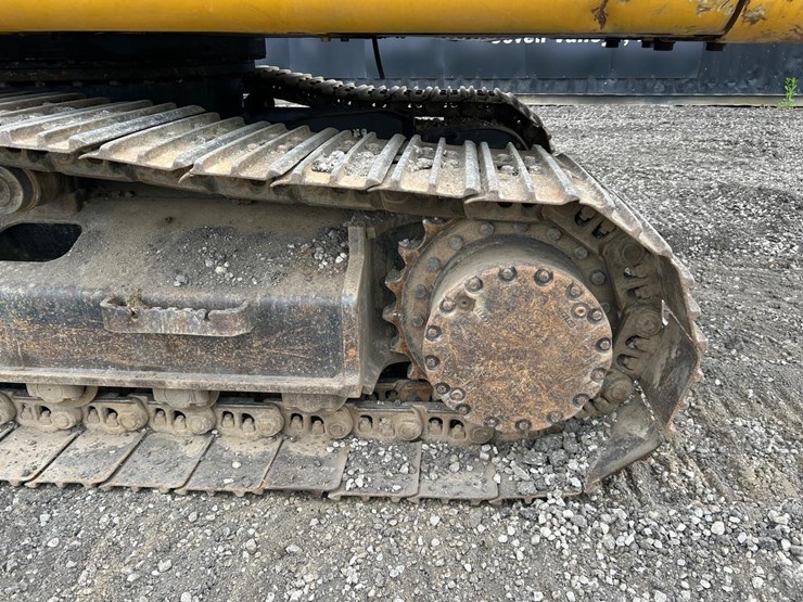deere-160d-lc-image-19