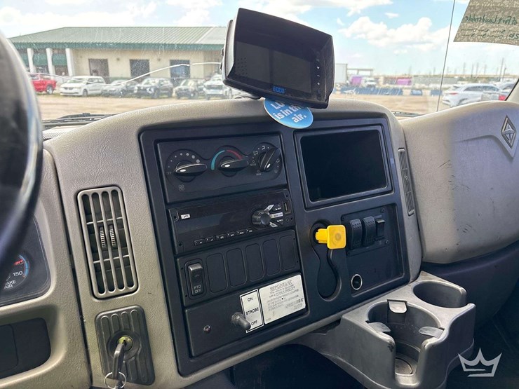 2018-international-durastar-4300-image-15