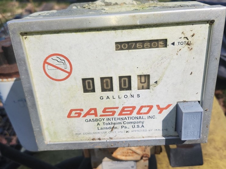 #6100-•-100-gallon-diesel-tank-(loganville,-wi)-image-7