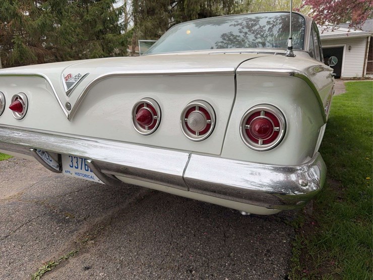 1961-chevrolet-impala-image-14