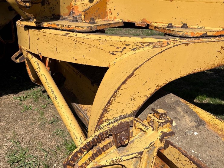 caterpillar-12f-image-40