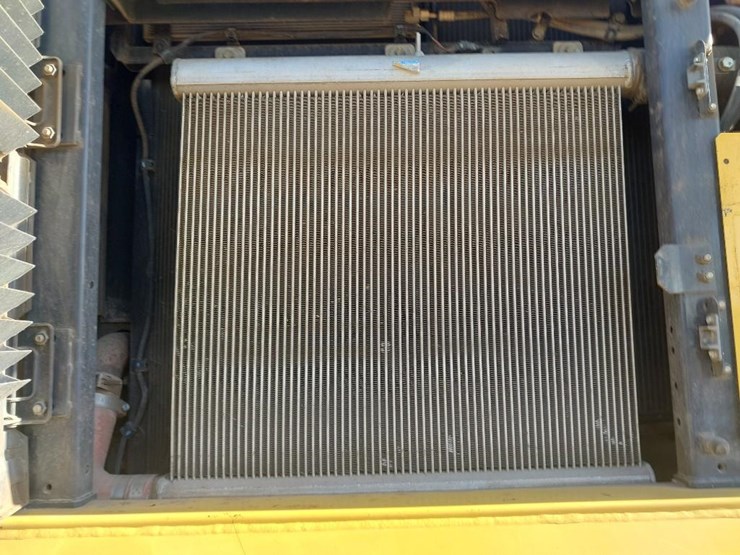 2013-komatsu-pc490-lc-10-image-28