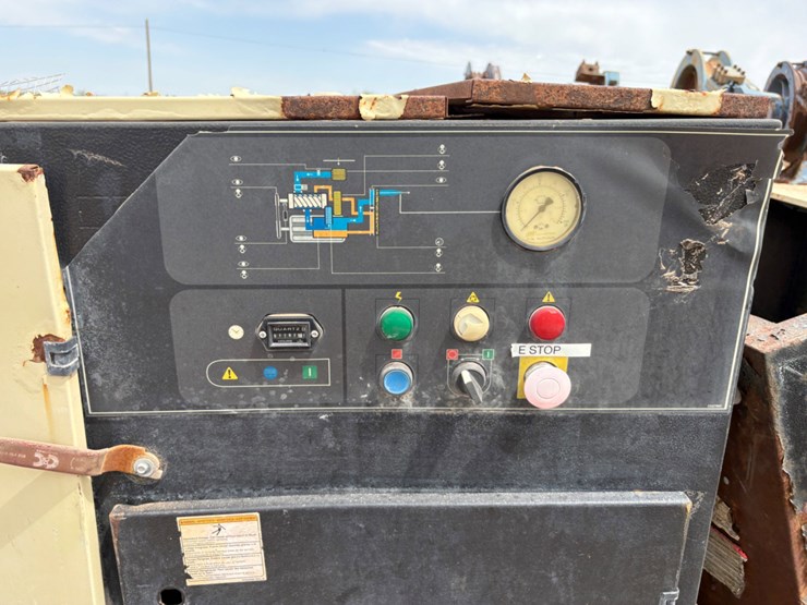(3)-inoperable/incomplete-ingersoll-rand-up6-40-125-corkscrew-air-compressors-&-(1)-sullivan-palatek-air-compressor-image-9