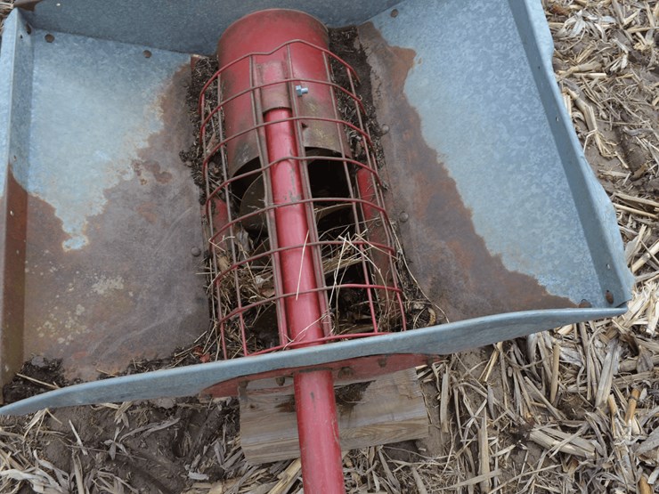 hutchinson/-mayrath-grain-elevator-damaged,-bent-tube-image-3
