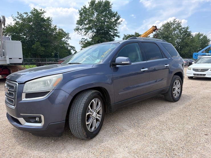 2013-gmc-acadia-image-1