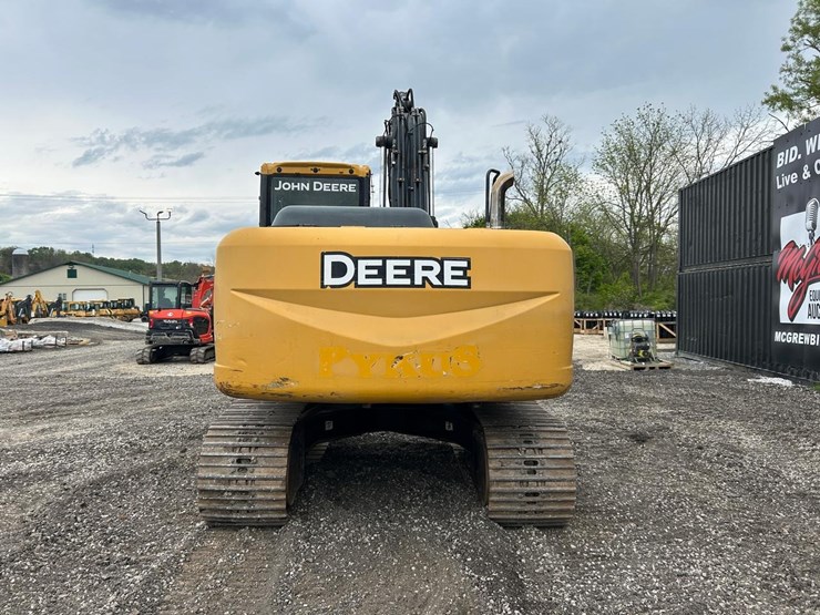 deere-160d-lc-image-3