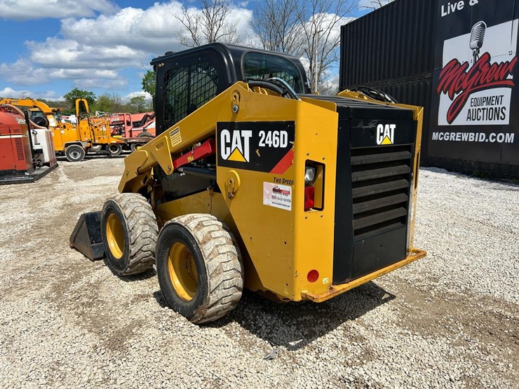 2015-caterpillar-246d-image-27