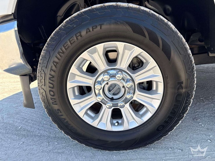 2022-ford-f350-image-33