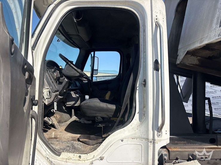 2007-freightliner-m2-112-tri-axle-dump-truck-image-24