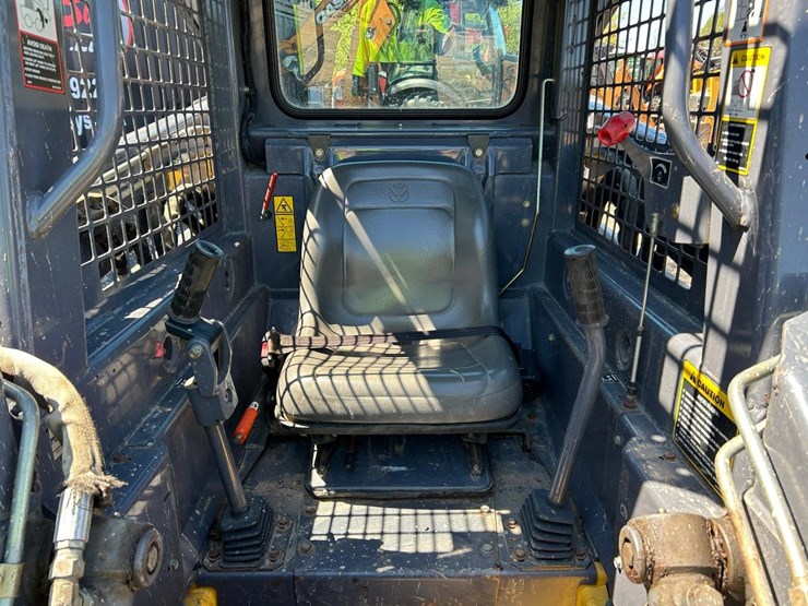 new-holland-ls150-image-12