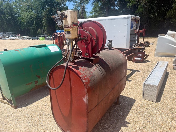 #36201-•-300-gallon-oil-tank-with-air-pump-image-3