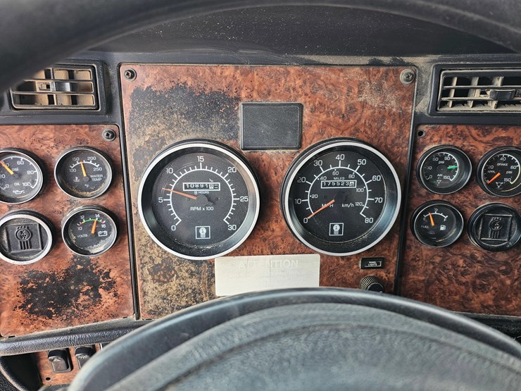 kenworth-t800-image-8