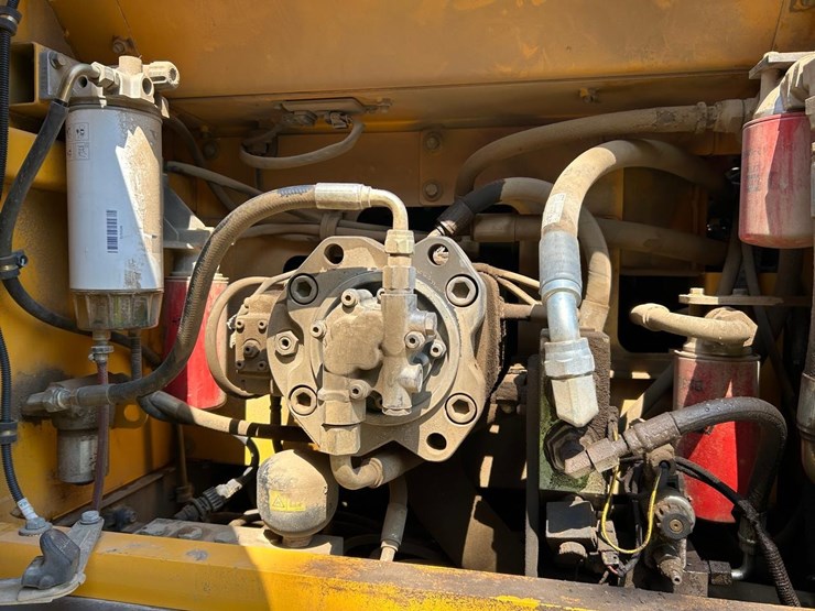 volvo-ec220dlc-excavator-image-13