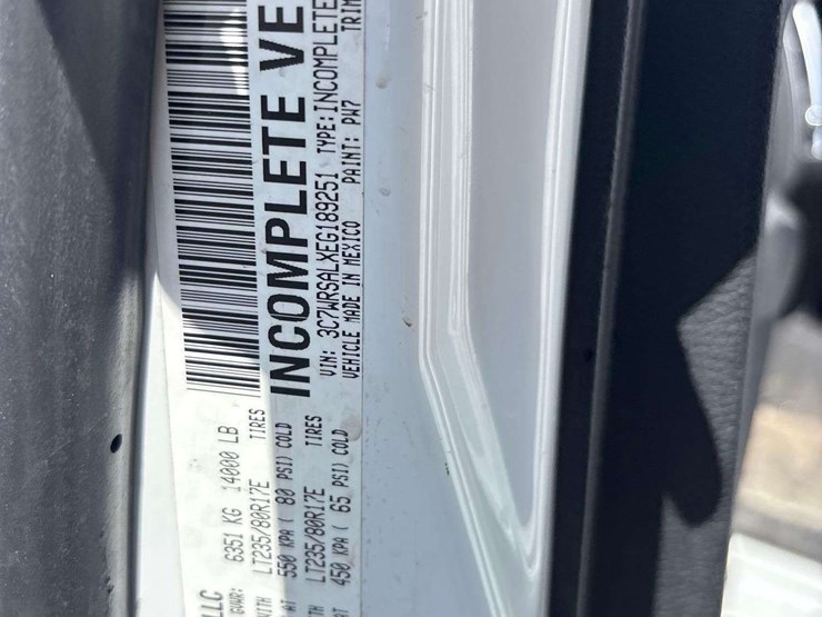 2014-dodge-3500-image-5