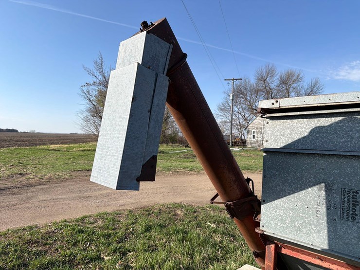 57”-x-7ft-auger-wagon-image-16