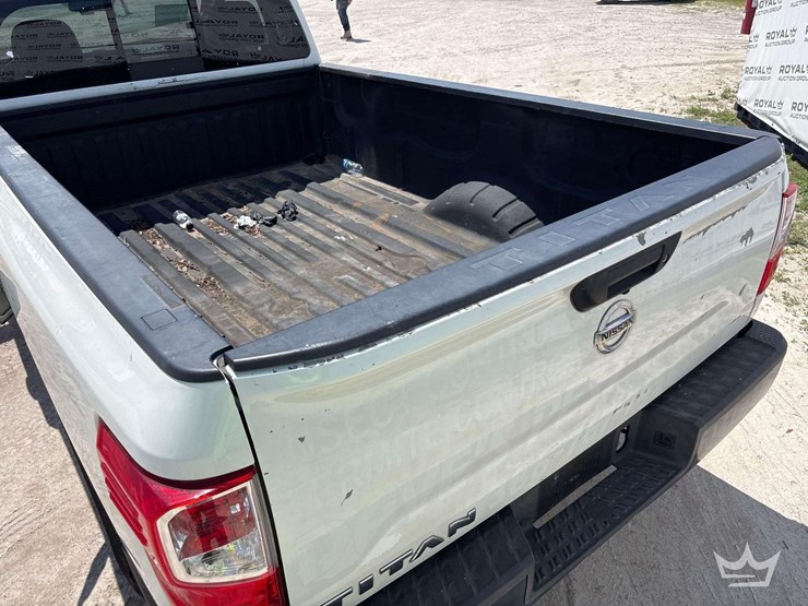 2018-nissan-titan-image-18