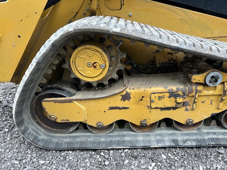 2020-caterpillar-259d3-image-13