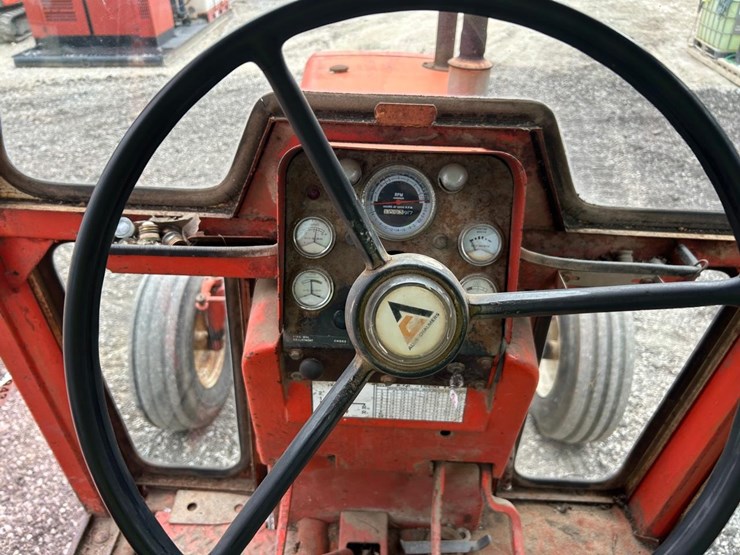 allis-chalmers-190xt-series-iii-tractor-image-21