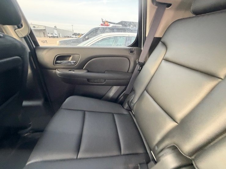 2012-chevrolet-tahoe-image-24