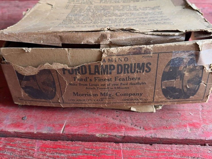 ford-lamp-drum-new-old-stock-image-1