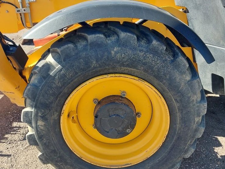 2014-jcb-535-140-image-22