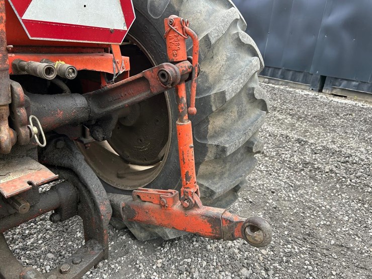 allis-chalmers-190xt-series-iii-tractor-image-15