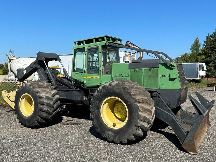 2000-john-deere-660-image-3