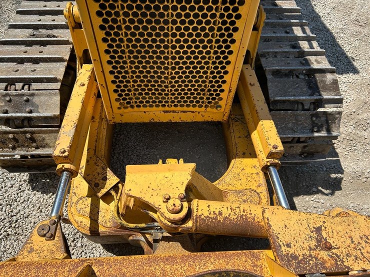 komatsu-d37ex-21-image-10