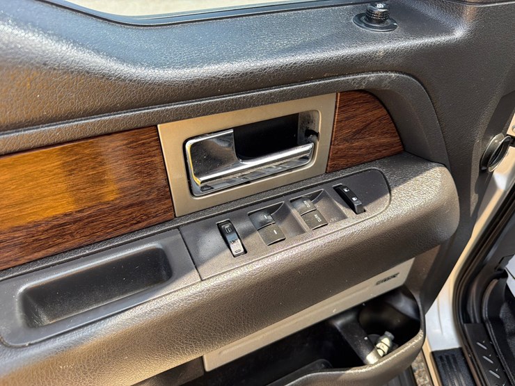 2015-ford-f150-image-8