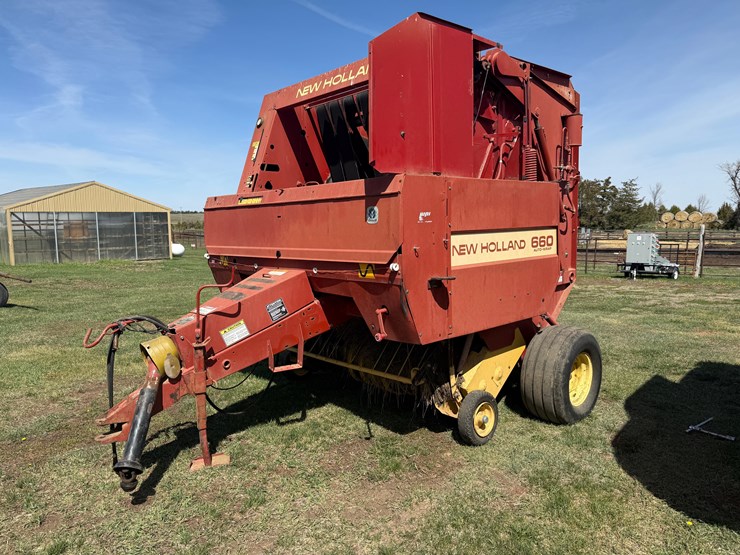 new-holland-660-image-3