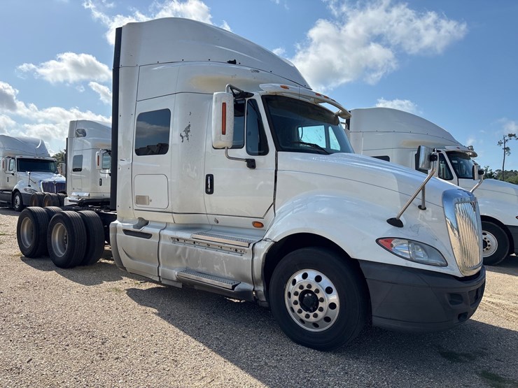 2015-international-prostar-image-2