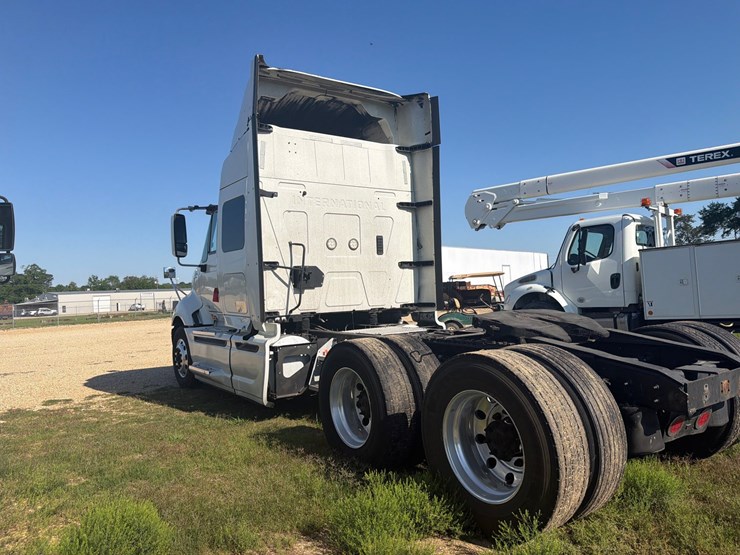 2015-international-prostar-image-4