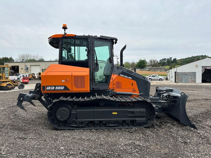 2026--develon-dd100-us10-crawler-dozer-image-5
