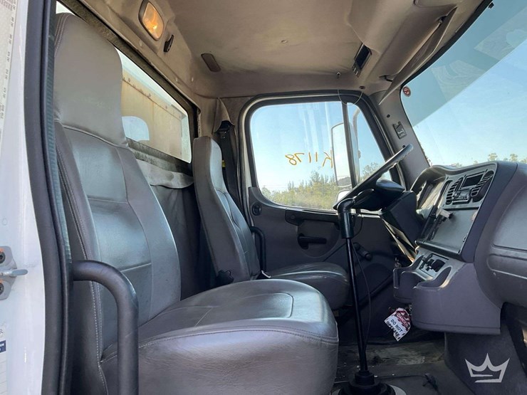 2012-freightliner-m2-112-t/a-fuel-and-lube-truck-image-21