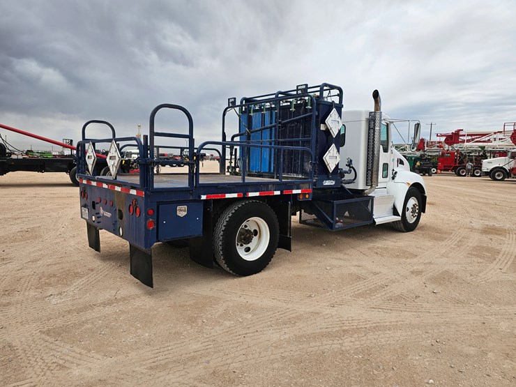 2013-kenworth-t370-image-4