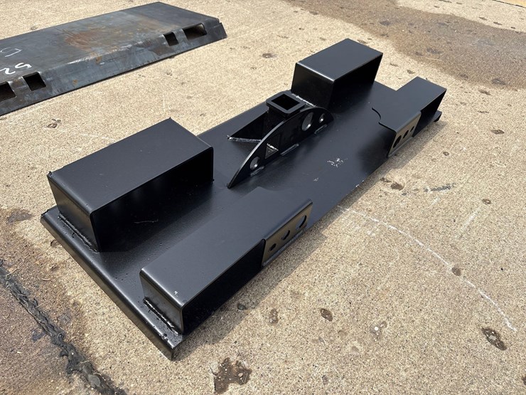 heavy-duty-skidloader-receiver-hitch-plate-image-3